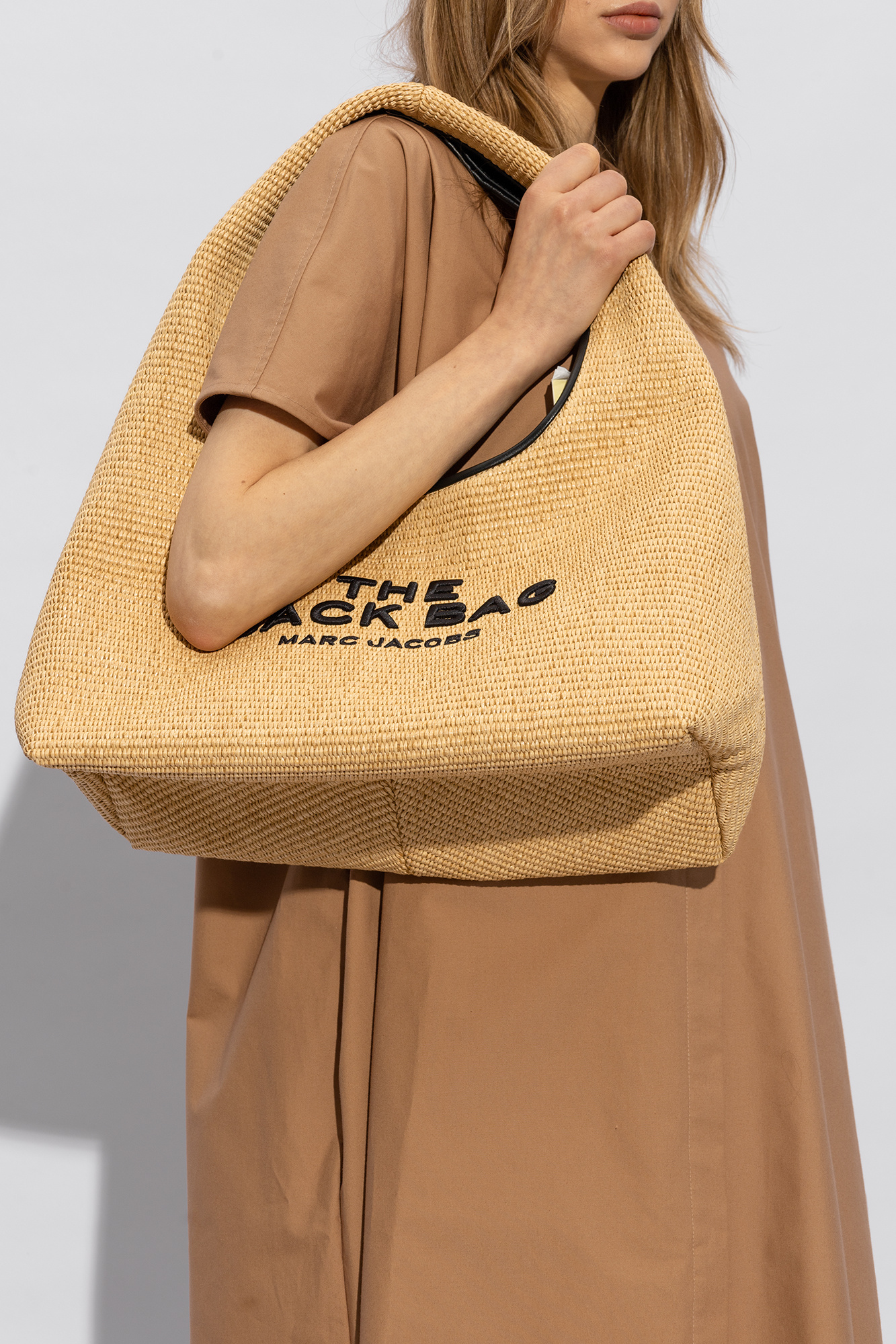 夏に♪ MARC JACOBS ベージュ The Woven Sack Bag トートバッグ 夏に♪ MARC JACOBS ベージュ The Woven Sack Bag トートバッグ